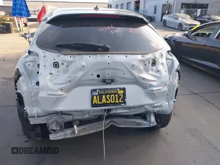 2022 Mazda MX-30 Premium Plus z VIN JM1DRADB6N0100295, wystawiony jako IAAI lot #41885035 z przebiegiem 32 616 mil mil oraz . Historia ofert i sprzedaży dostępna na DreamBid. Obrazek 17.