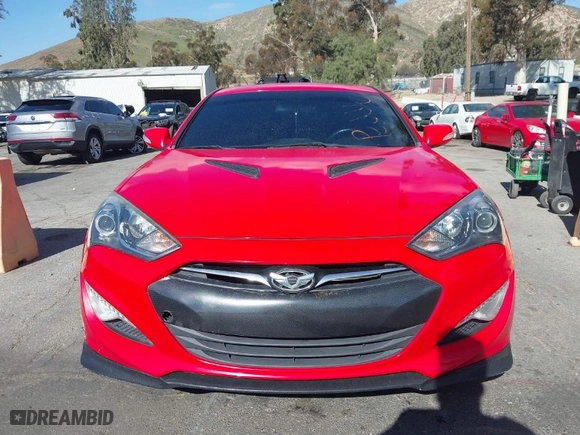 2013 Hyundai Genesis Coupe 3.8 R-Spec with VIN KMHHU6KJ3DU110342, listed as a IAAI auction lot 41716664 with 92,489 mi miles. Bid and sale history available at carsss.com. Image 6.