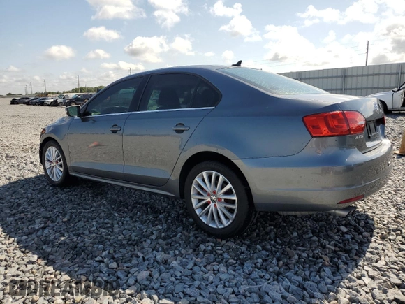 2012 Volkswagen Jetta SEL z VIN 3VWLP7AJ6CM321645, wystawiony jako Copart lot #55826355 z przebiegiem 178 683 mil mil oraz Szkoda całkowita • Salvage title. Historia ofert i sprzedaży dostępna na DreamBid. Obrazek 2.