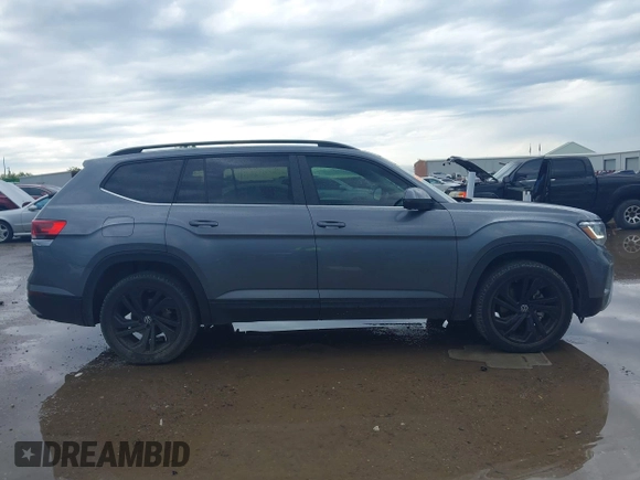2022 Volkswagen Atlas SE z VIN 1V2JR2CA4NC529787, wystawiony jako IAAI lot #42051211 z przebiegiem 55 787 mil mil oraz . Historia ofert i sprzedaży dostępna na DreamBid. Obrazek 13.