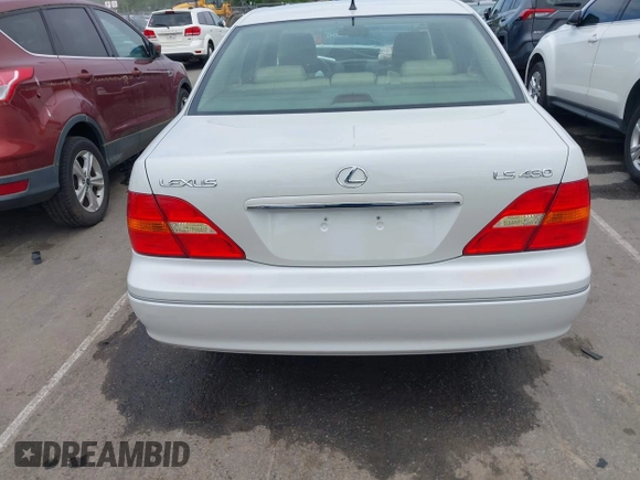 2001 Lexus LS 430 with VIN JTHBN30F110026221, listed as a IAAI auction lot 42022976 with 142,418 mi miles. Bid and sale history available at carsss.com. Image 16.