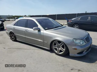 2006 Mercedes-Benz S 500 z VIN WDBNG75J76A474265, wystawiony jako Copart lot #53900555 z przebiegiem 131 481 mil mil oraz Szkody całkowita. Historia ofert i sprzedaży dostępna na DreamBid. Obrazek 4.