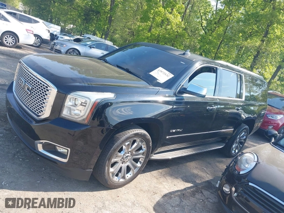 2015 GMC Yukon XL Denali with VIN 1GKS1JKJ5FR653076, listed as a IAAI auction lot 42072132 with 288,568 mi miles. Bid and sale history available at carsss.com. Image 14.