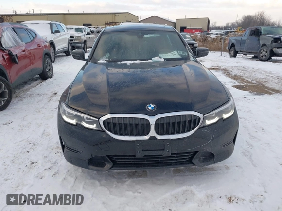 2022 BMW 3 Series 330i xDrive with VIN 3MW5R7J09N8C42010, listed as a IAAI auction lot 41333720 with 22,695 mi miles. Bid and sale history available at carsss.com. Image 12.