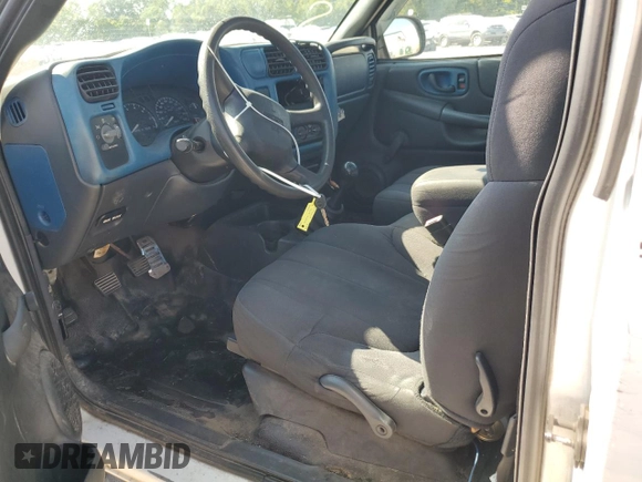 2003 GMC Sonoma SLS with VIN 1GTCS14H538264821, listed as a Copart auction lot 68917714 with 177,973 mi miles and Salvage Title. Bid and sale history available at carsss.com. Image 7.