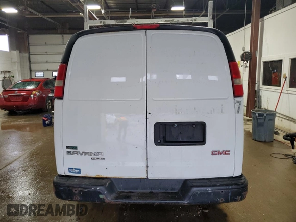 2011 GMC Savana Cargo z VIN 1GTW7GCA6B1900255, wystawiony jako Copart lot #60541955 z przebiegiem 205 036 mil mil oraz Czysty tytuł • Clean title. Historia ofert i sprzedaży dostępna na DreamBid. Obrazek 6.