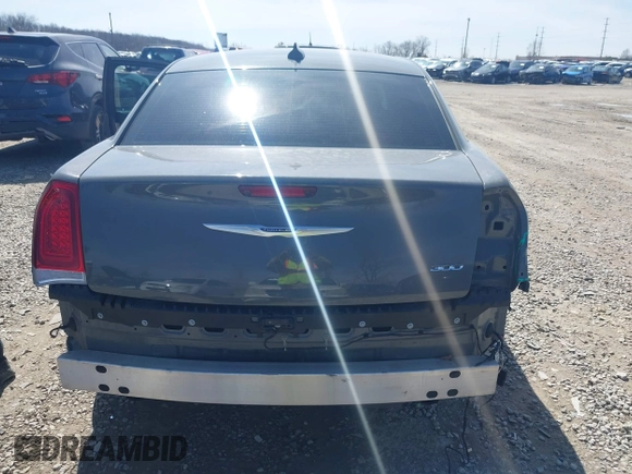 2019 Chrysler 300 Touring with VIN 2C3CCAAG0KH564997, listed as a IAAI auction lot 41852876 with 39,219 mi miles. Bid and sale history available at carsss.com. Image 17.