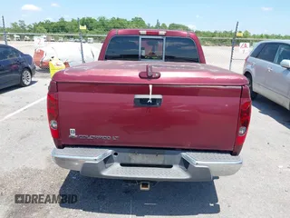 2007 Chevrolet Colorado 1LT z VIN 1GCDT13E278223075, wystawiony jako IAAI lot #42279510 z przebiegiem 133 399 mil mil oraz . Historia ofert i sprzedaży dostępna na DreamBid. Obrazek 16.