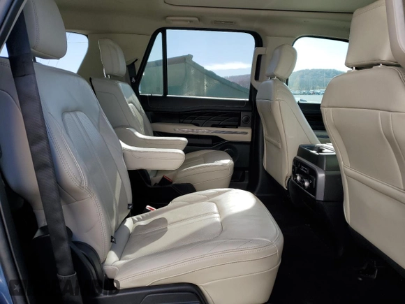 2019 Ford Expedition Max Platinum with VIN 1FMJK1LT6KEA89777, listed as a Copart auction lot 84071914 with 84,130 mi miles and Clean title. Bid and sale history available at DreamBid. Image 11.
