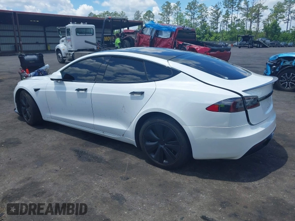 2021 Tesla Model S Plaid с VIN 5YJSA1E62MF438406, выставлен на аукционе IAAI как лот 42246901 с пробегом Не указан миль и . История ставок и продаж доступна на DreamBid. Изображение 3.