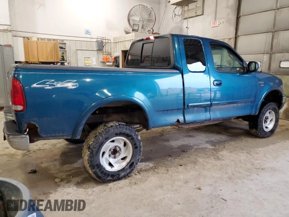 2000 Ford F-150 XL with VIN 1FTRX18L1YKA16800, listed as a Copart auction lot 47552415 with 261,812 mi miles and Clean Title. Bid and sale history available at carsss.com. Image 3.