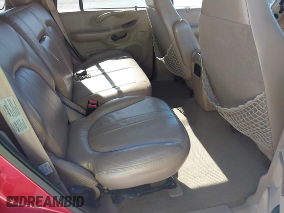 1998 Ford Expedition XLT with VIN 1FMRU17L1WLA47560, listed as a IAAI auction lot 41714605 with 121,523 mi miles. Bid and sale history available at carsss.com. Image 8.