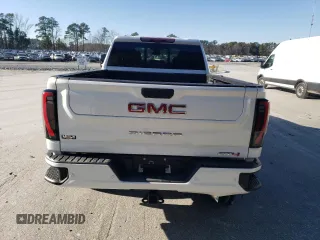 2025 GMC Sierra 2500HD AT4 z VIN 1GT4UPEY7SF114283, wystawiony jako Copart lot #86565004 z przebiegiem 4 371 mil mil oraz Szkoda całkowita • Salvage title. Historia ofert i sprzedaży dostępna na DreamBid. Obrazek 6.