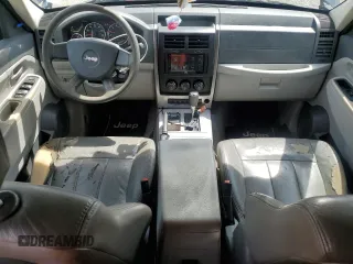 2008 Jeep Liberty Sport z VIN 1J8GN28K18W278117, wystawiony jako Copart lot #54566504 z przebiegiem 148 948 mil mil oraz Szkody całkowita. Historia ofert i sprzedaży dostępna na DreamBid. Obrazek 8.