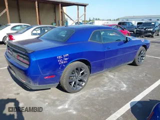 2019 Dodge Challenger SXT z VIN 2C3CDZAG0KH530232, wystawiony jako IAAI lot #42101045 z przebiegiem 57 693 mil mil oraz . Historia ofert i sprzedaży dostępna na DreamBid. Obrazek 4.