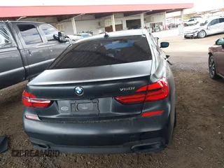 2018 BMW 7 Series 750i z VIN WBA7F0C53JGM23522, wystawiony jako IAAI lot #41789290 z przebiegiem Nie podano mil oraz . Historia ofert i sprzedaży dostępna na DreamBid. Obrazek 16.