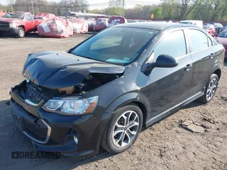 2020 Chevrolet Sonic LT z VIN 1G1JD5SB6L4140998, wystawiony jako IAAI lot #42085225 z przebiegiem 33 196 mil mil oraz . Historia ofert i sprzedaży dostępna na DreamBid. Obrazek 17.