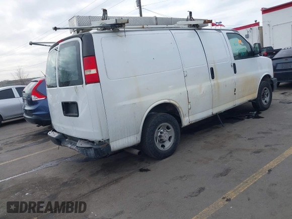 2007 Chevrolet Express Cargo Van with VIN 1GCGG25VX71142791, listed as a IAAI auction lot 41499942 with 235,223 mi miles. Bid and sale history available at carsss.com. Image 4.