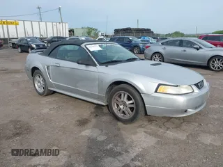 2000 Ford Mustang with VIN 1FAFP4442YF171230, listed as a IAAI auction lot 42336152 with 217,934 mi miles and . Bid and sale history available at DreamBid. Image 1.