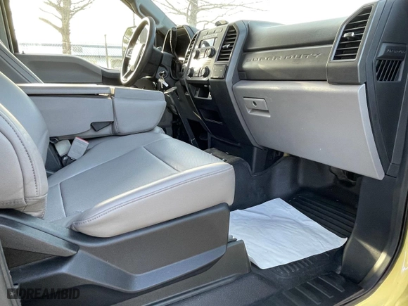 2019 Ford Super Duty F-550 DRW XL with VIN 1FDUF5GY2KEE44149, listed as a Copart auction lot 51545425 with NaN miles and Clean Title. Bid and sale history available at carsss.com. Image 5.