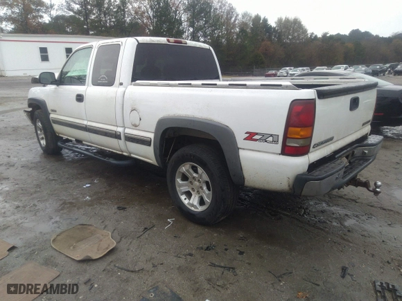2000 Chevrolet Silverado 1500 LS with VIN 1GCEK19T4YE390960, listed as a IAAI auction lot 41043965 with 277,625 mi miles. Bid and sale history available at carsss.com. Image 3.