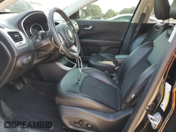 2018 Jeep Compass Latitude with VIN 3C4NJCBBXJT339470, listed as a Copart auction lot 61000055 with 75,563 mi miles and Salvage title. Bid and sale history available at DreamBid. Image 7.