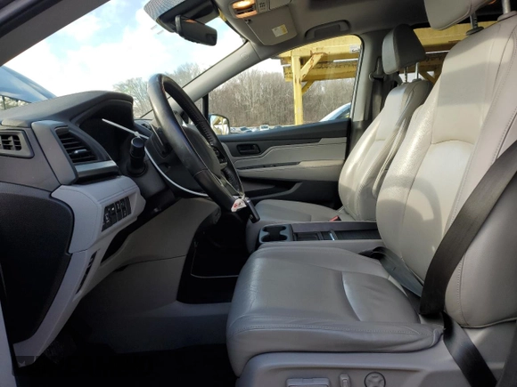 2019 Honda Odyssey EX-L with VIN 5FNRL6H78KB077870, listed as a Copart auction lot 45572505 with 88,417 mi miles and Salvage Title. Bid and sale history available at carsss.com. Image 7.