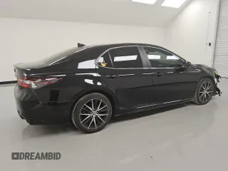 2022 Toyota Camry SE with VIN 4T1G11AK2NU698835, listed as a Copart auction lot 53816855 with 61,183 mi miles and Clean Title. Bid and sale history available at DreamBid. Image 3.
