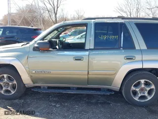 2004 Chevrolet TrailBlazer LS with VIN 1GNDT13S142119527, listed as a IAAI auction lot 41814047 with 210,762 mi miles. Bid and sale history available at carsss.com. Image 15.