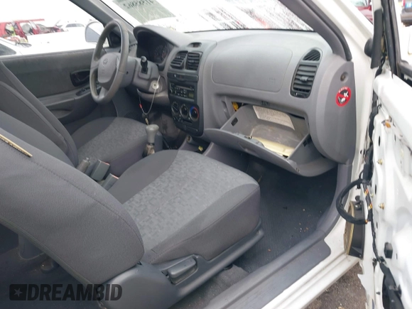 2005 Hyundai Accent GLS with VIN KMHCG35C45U327283, listed as a IAAI auction lot 41585862 with 85,791 mi miles. Bid and sale history available at carsss.com. Image 5.