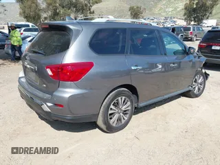 2019 Nissan Pathfinder S with VIN 5N1DR2MN0KC606551, listed as a IAAI auction lot 41883904 with 40,804 mi miles and . Bid and sale history available at DreamBid. Image 4.