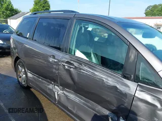 2017 Toyota Sienna SE with VIN 5TDXZ3DC4HS799333, listed as a IAAI auction lot 42424153 with 110,792 mi miles and . Bid and sale history available at DreamBid. Image 13.