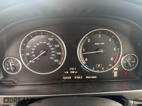 2015 BMW X5 xDrive35d z VIN 5UXKS4C59F0N09643, wystawiony jako IAAI lot #42223181 z przebiegiem 122 129 mil mil oraz . Historia ofert i sprzedaży dostępna na DreamBid. Obrazek 7.