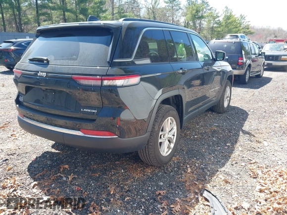 2024 Jeep Grand Cherokee Laredo z VIN 1C4RJHAGXRC252560, wystawiony jako IAAI lot #42071868 z przebiegiem 11 991 mil mil oraz . Historia ofert i sprzedaży dostępna na DreamBid. Obrazek 4.