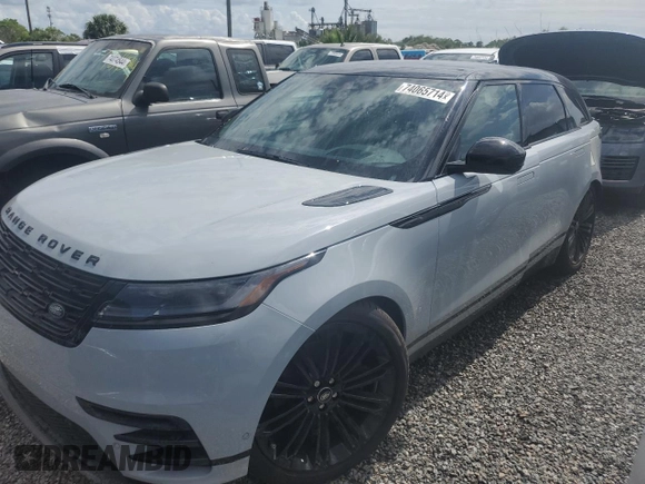 2025 Land Rover Range Rover Velar Dynamic SE z VIN SALYL2EX9SA393675, wystawiony jako Copart lot #74065714 z przebiegiem Nie podano mil oraz Nie do naprawy • Non repairable. Historia ofert i sprzedaży dostępna na DreamBid. Obrazek 1.