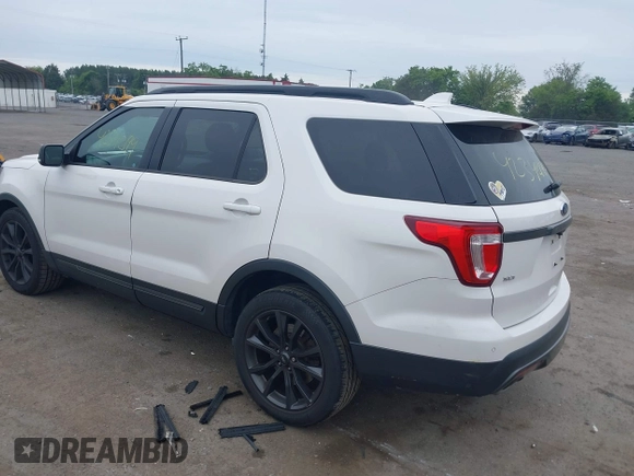 2017 Ford Explorer XLT z VIN 1FM5K8D84HGB85845, wystawiony jako IAAI lot #42342199 z przebiegiem 86 378 mil mil oraz . Historia ofert i sprzedaży dostępna na DreamBid. Obrazek 3.