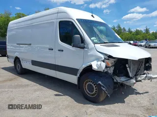 2021 Mercedes-Benz Sprinter Cargo z VIN W1Y40CHY6MT044646, wystawiony jako IAAI lot #42071297 z przebiegiem 162 619 mil mil oraz . Historia ofert i sprzedaży dostępna na DreamBid. Obrazek 1.