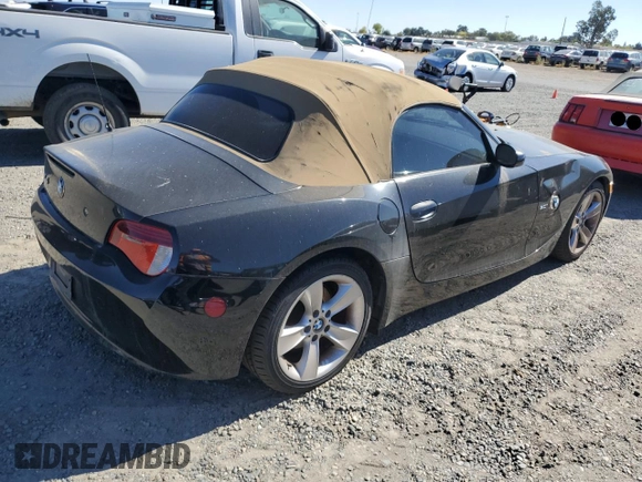 2006 BMW Z4 3.0i with VIN 4USBU335X6LW68038, listed as a Copart auction lot 70966403 with 130,833 mi miles and Clean Title. Bid and sale history available at carsss.com. Image 3.