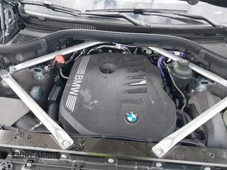 2025 BMW X7 xDrive40i z VIN 5UX23EM01S9W23566, wystawiony jako IAAI lot #41490415 z przebiegiem 8 144 mil mil oraz . Historia ofert i sprzedaży dostępna na DreamBid. Obrazek 10.