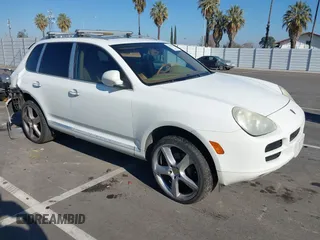 2005 Porsche Cayenne with VIN WP1AA29P85LA24175, listed as a IAAI auction lot 41301076 with 174,291 mi miles. Bid and sale history available at carsss.com. Image 1.