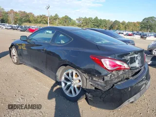 2016 Hyundai Genesis Coupe 3.8L Base with VIN KMHHT6KJ5GU136772, listed as a IAAI auction lot 40543019 with 93,597 mi miles. Bid and sale history available at carsss.com. Image 6.