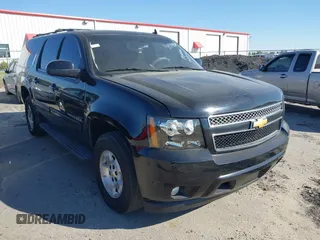 2012 Chevrolet Suburban LT with VIN 1GNSKJE78CR105987, listed as a IAAI auction lot 41914886 with 194,112 mi miles. Bid and sale history available at carsss.com. Image 1.