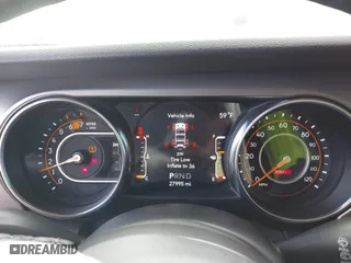 2020 Jeep Wrangler Unlimited Sport Altitude with VIN 1C4HJXDN4LW345855, listed as a IAAI auction lot 41550171 with 27,995 mi miles. Bid and sale history available at carsss.com. Image 7.