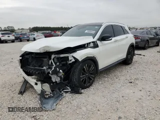 2022 Infiniti QX50 LUXE with VIN 3PCAJ5BA0NF106235, listed as a Copart auction lot 84685444 with 33,028 mi miles and Salvage Title. Bid and sale history available at carsss.com. Image 1.
