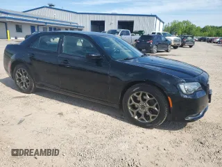 2016 Chrysler 300 S z VIN 2C3CCAGG0GH124292, wystawiony jako Copart lot #57576435 z przebiegiem 91 559 mil mil oraz Szkody całkowita. Historia ofert i sprzedaży dostępna na DreamBid. Obrazek 4.