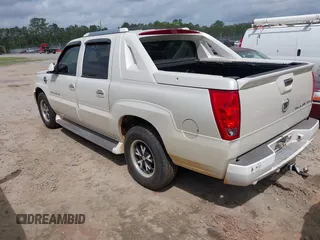 2006 Cadillac Escalade EXT z VIN 3GYEK62N46G212572, wystawiony jako IAAI lot #41972296 z przebiegiem 159 861 mil mil oraz . Historia ofert i sprzedaży dostępna na DreamBid. Obrazek 3.