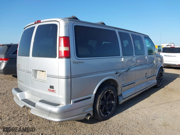 2005 GMC Savana Cargo Van YF7 Upfitter with VIN 1GDFG15T551243069, listed as a IAAI auction lot 41997248 with 223,598 mi miles. Bid and sale history available at carsss.com. Image 4.