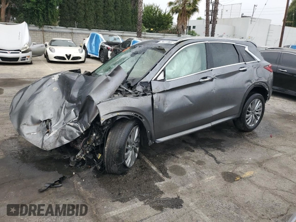 2024 Infiniti QX50 Luxe z VIN 3PCAJ5BA5RF105894, wystawiony jako Copart lot #62565715 z przebiegiem Nie podano mil oraz Nie do naprawy • Non repairable. Historia ofert i sprzedaży dostępna na DreamBid. Obrazek 1.