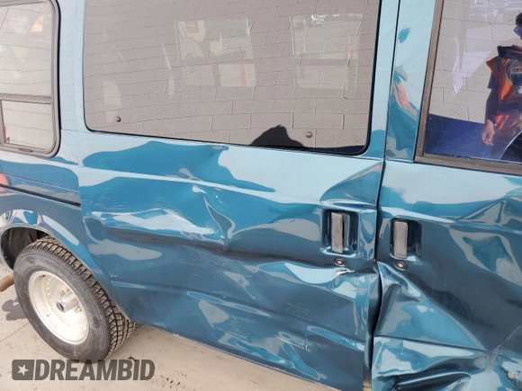 1996 Chevrolet Astro Cargo YF7 with VIN 1GBDM19W5TB103446, listed as a Copart auction lot 50072735 with 96,833 mi miles and Salvage Title. Bid and sale history available at DreamBid. Image 11.