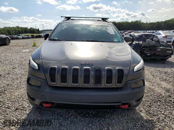2017 Jeep Cherokee Trailhawk z VIN 1C4PJMBS9HW638497, wystawiony jako Copart lot #58435515 z przebiegiem 114 548 mil mil oraz Szkoda całkowita • Salvage title. Historia ofert i sprzedaży dostępna na DreamBid. Obrazek 5.